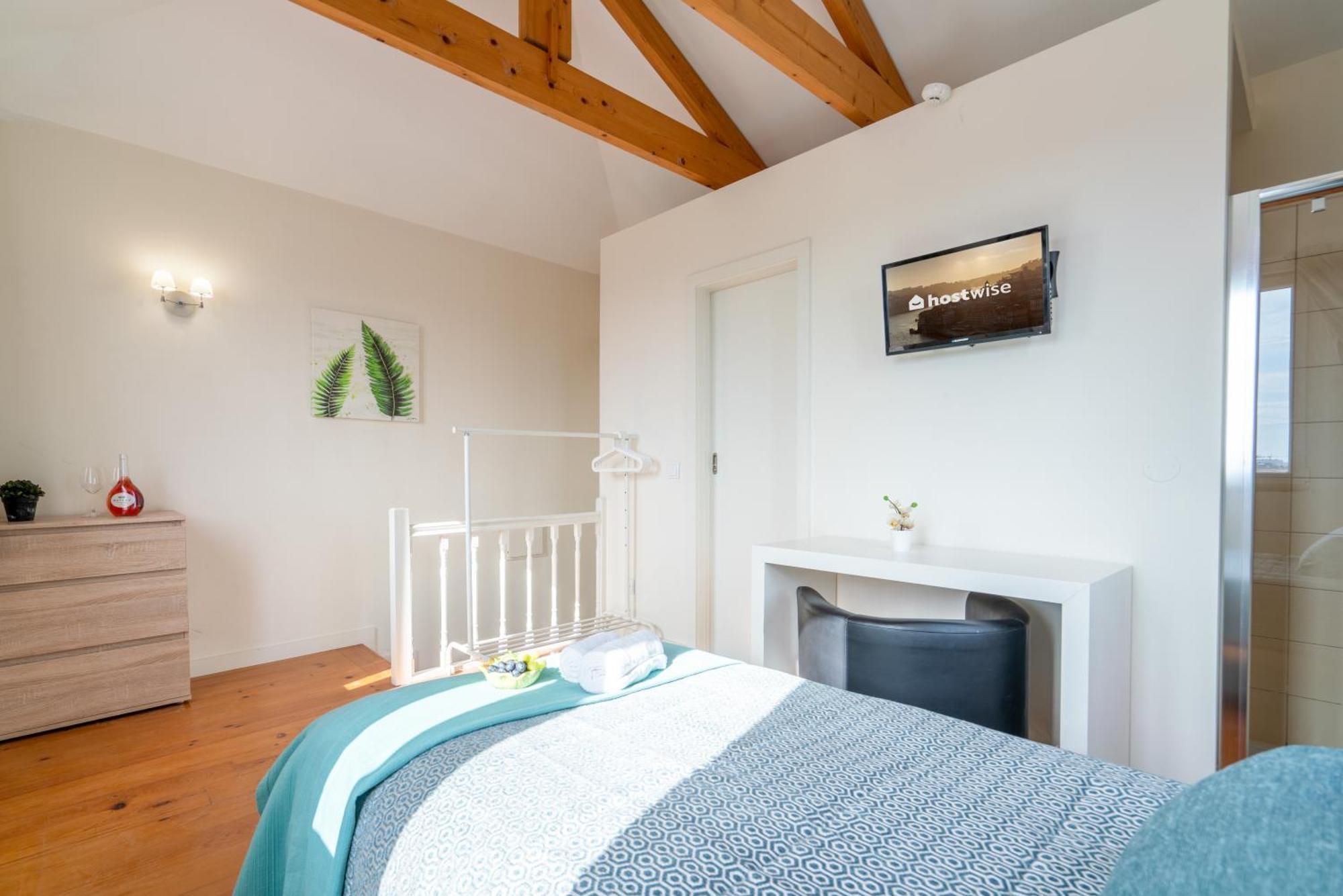 Host Wise - Sweet Bright Flats - City Center Porto Room photo