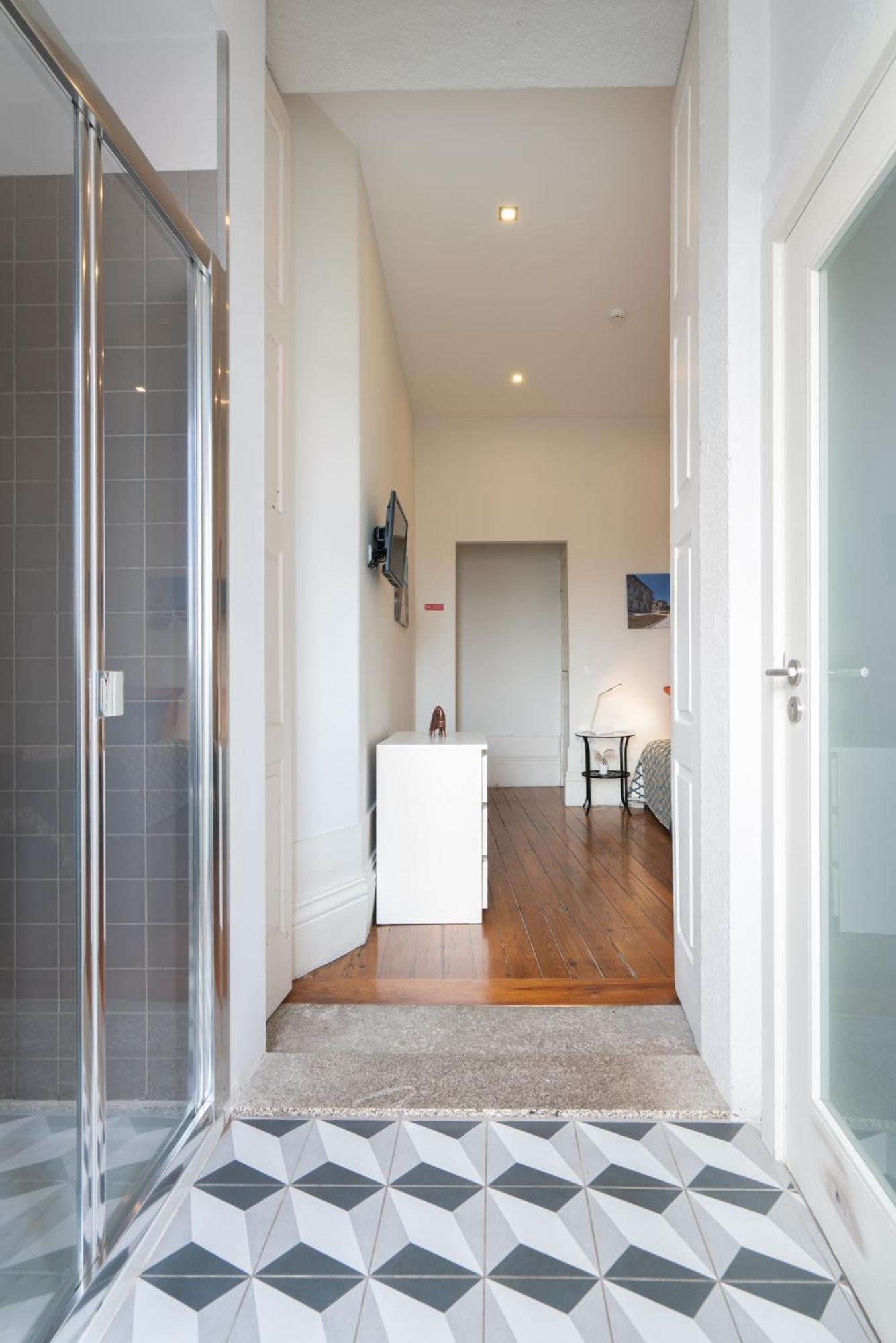 Host Wise - Sweet Bright Flats - City Center Porto Room photo