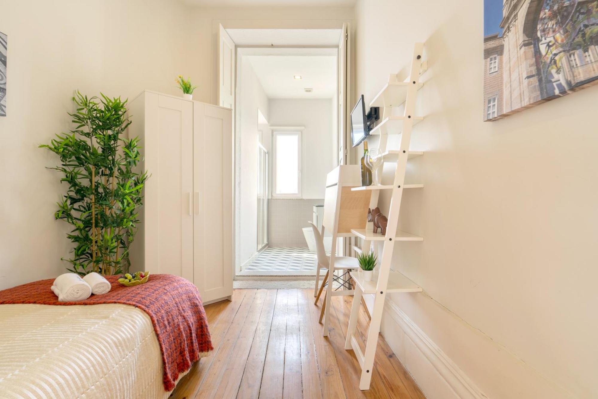 Host Wise - Sweet Bright Flats - City Center Porto Room photo